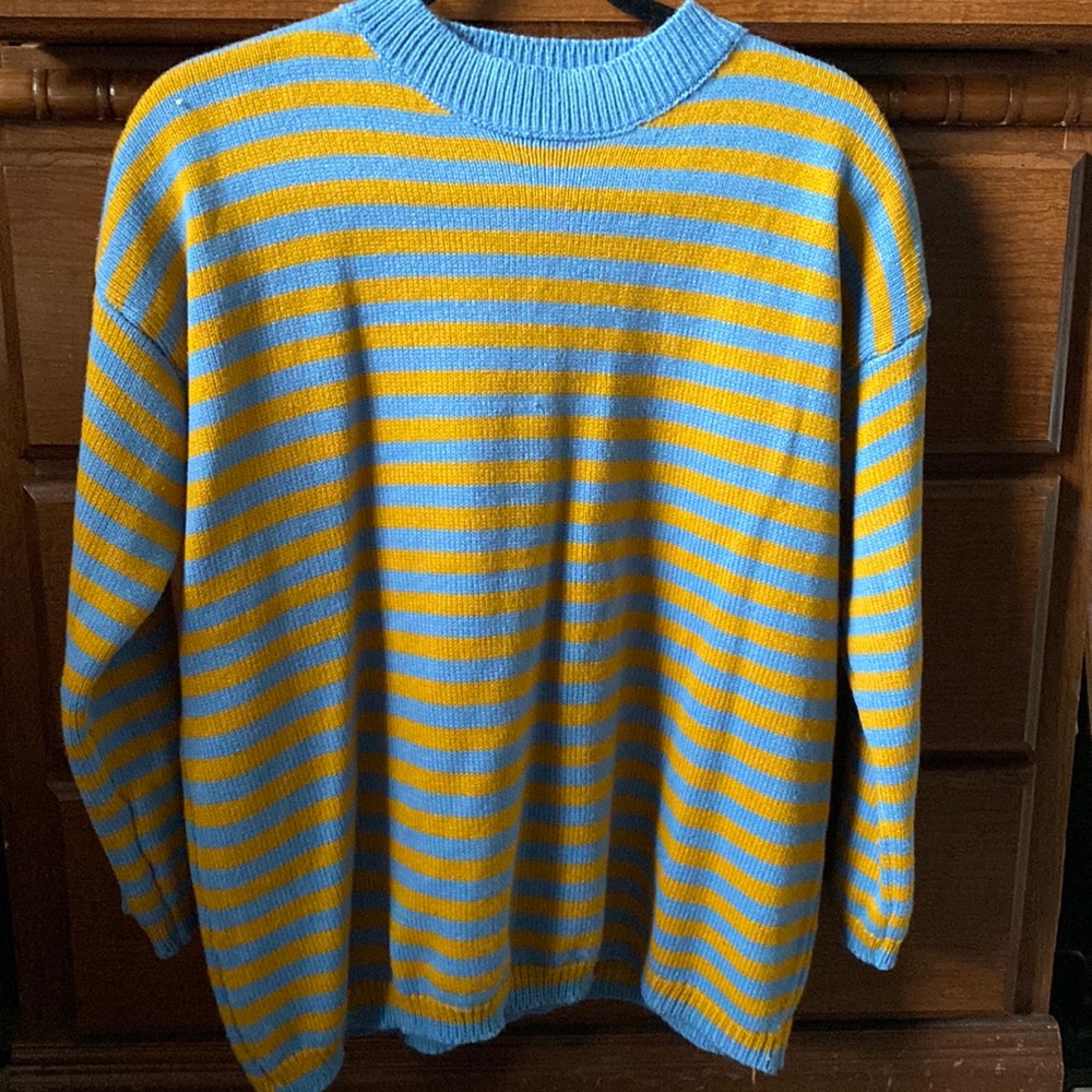 BOOGZEL apparel blue/yellow stripped small sweater